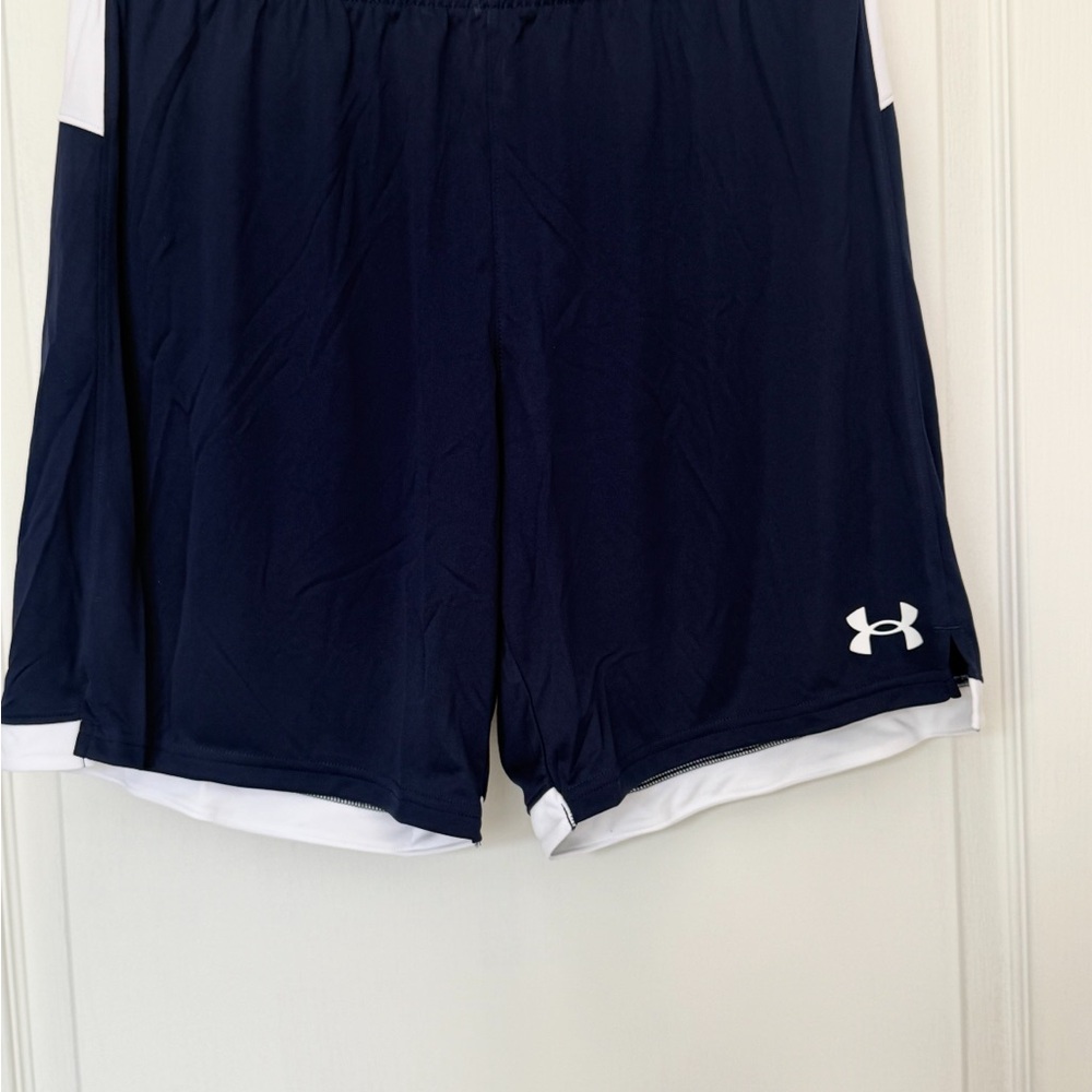 UA M Challenger Train Short midnight navy